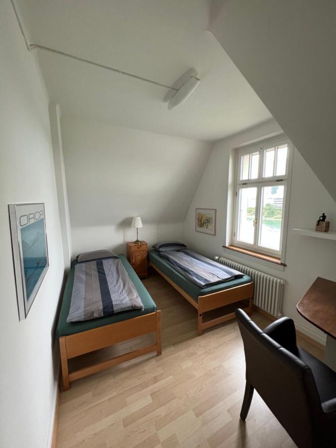 Charmante Altbauwohnung Am Rhein Basel Exterior foto