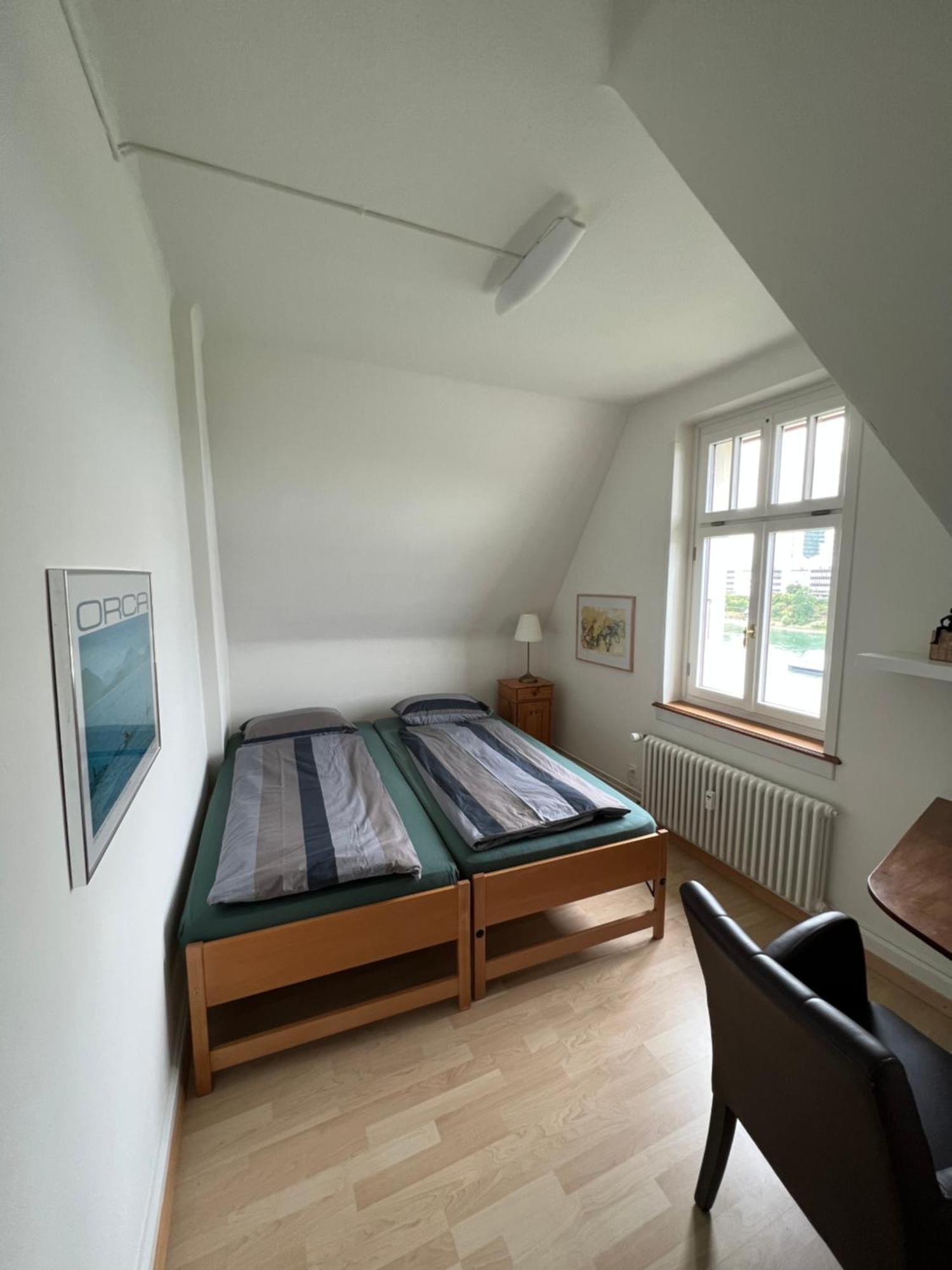 Charmante Altbauwohnung Am Rhein Basel Exterior foto